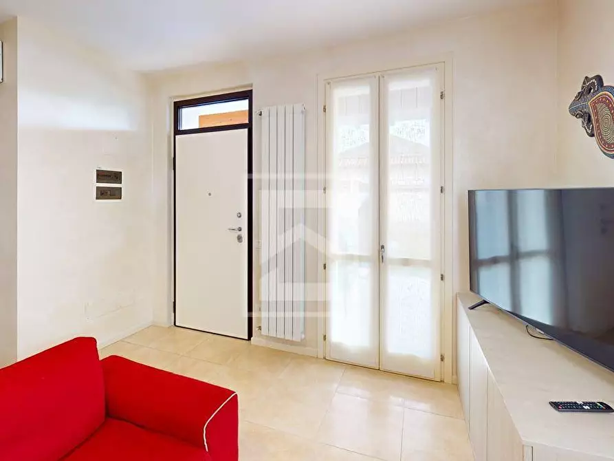 Immagine 7 di Casa semindipendente in vendita  in via Repubblica a Manerba Del Garda