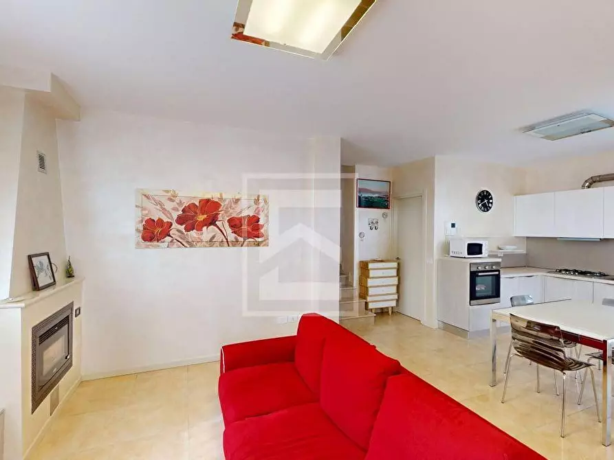 Immagine 9 di Casa semindipendente in vendita  in via Repubblica a Manerba Del Garda