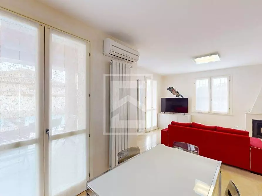 Immagine 10 di Casa semindipendente in vendita  in via Repubblica a Manerba Del Garda