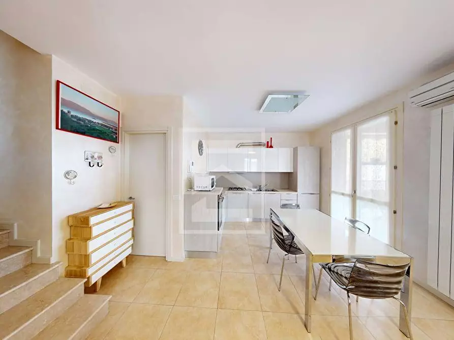 Immagine 13 di Casa semindipendente in vendita  in via Repubblica a Manerba Del Garda