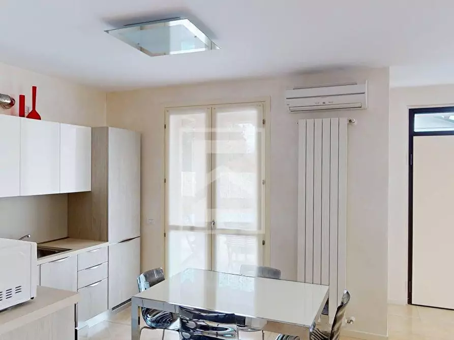 Immagine 15 di Casa semindipendente in vendita  in via Repubblica a Manerba Del Garda