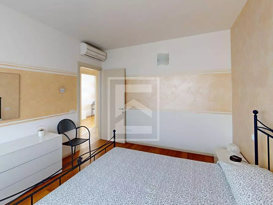 Immagine 18 di Casa semindipendente in vendita  in via Repubblica a Manerba Del Garda