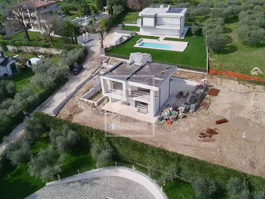 Immagine 11 di Villa in vendita  in via madonna a Moniga Del Garda