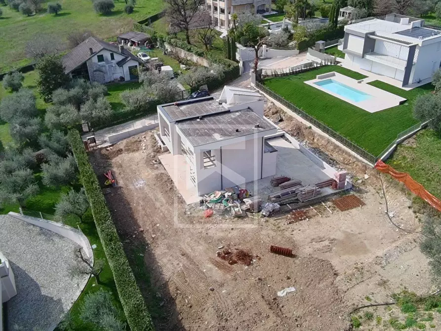 Immagine 10 di Villa in vendita  in via madonna a Moniga Del Garda