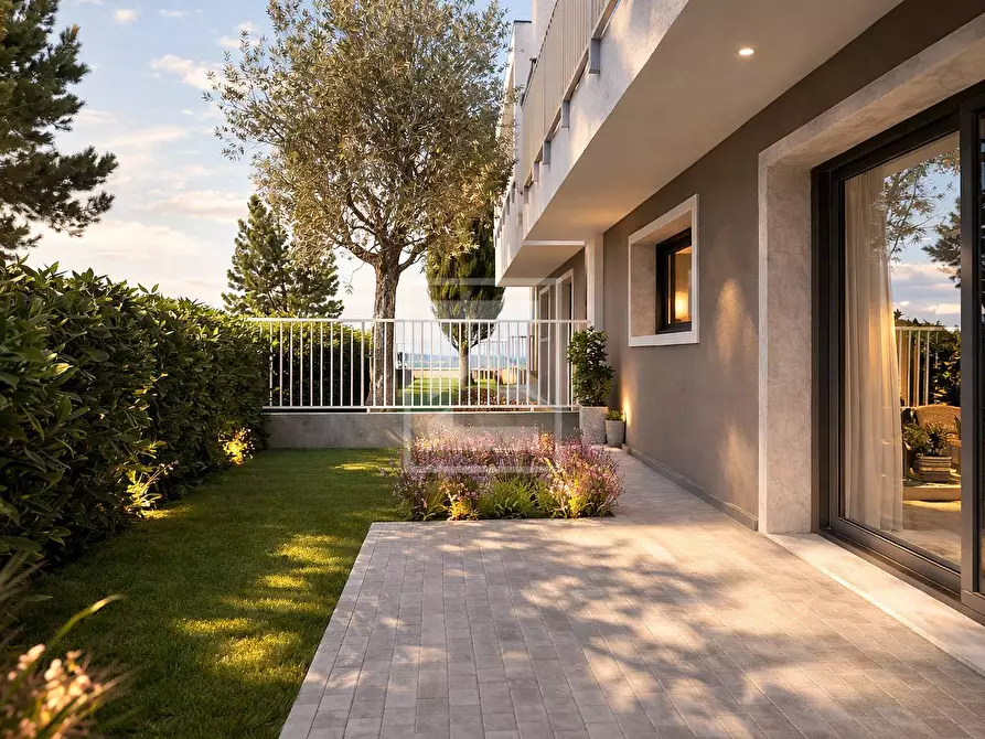 Immagine 13 di Casa semindipendente in vendita  in via frassino cm a Peschiera Del Garda