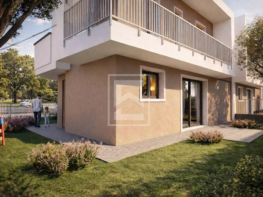Immagine 15 di Casa semindipendente in vendita  in via frassino cm a Peschiera Del Garda