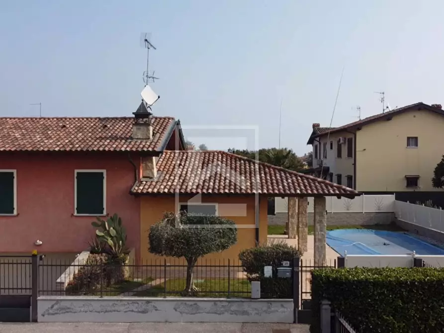 Immagine 4 di Casa semindipendente in vendita  in via Repubblica a Manerba Del Garda