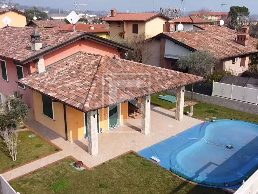 Immagine 3 di Casa semindipendente in vendita  in via Repubblica a Manerba Del Garda