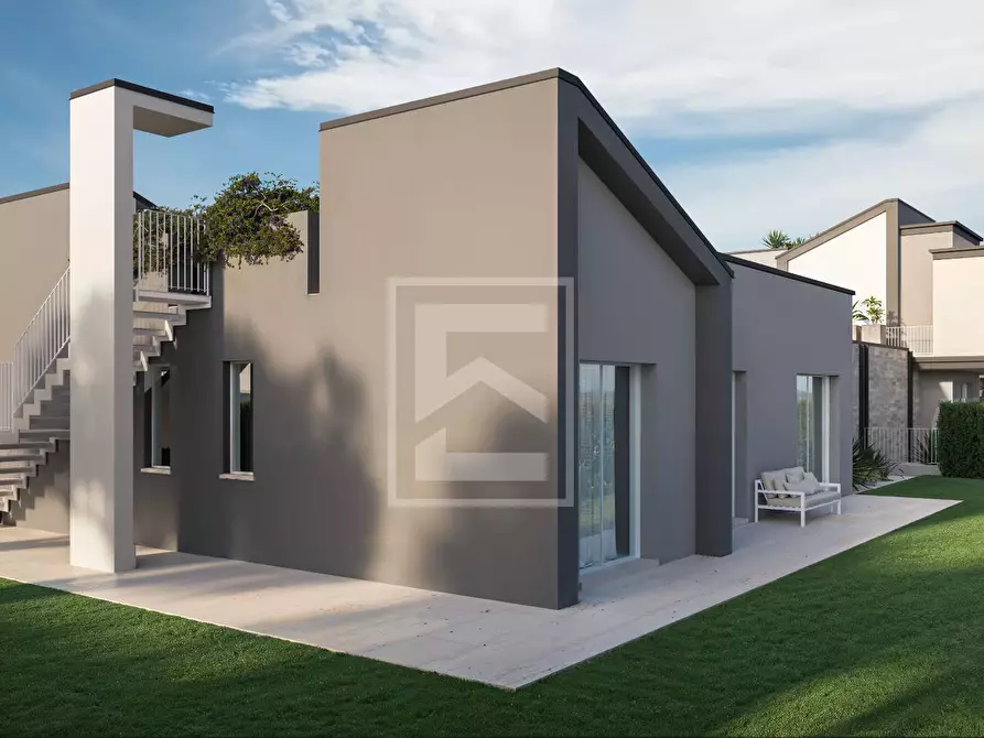 Immagine 13 di Villa in vendita  in piazza san martino a Moniga Del Garda