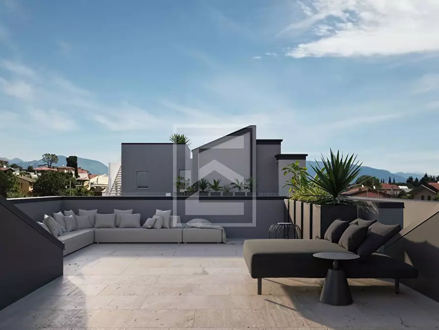 Immagine 15 di Villa in vendita  in piazza san martino a Moniga Del Garda