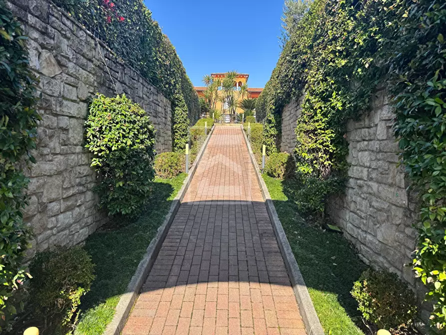 Immagine 11 di Appartamento in vendita  in Viale Zane a Salò