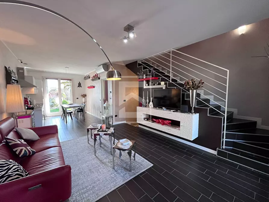 Immagine 4 di Villetta a schiera in vendita  in Via Cuccagna 13 a Lonato del Garda