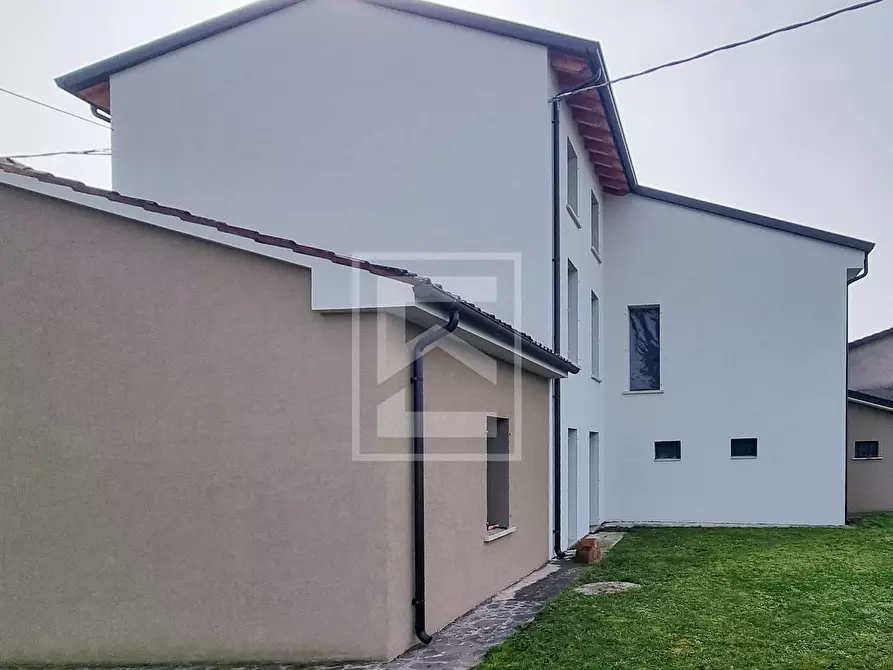 Immagine 9 di Casa indipendente in vendita  in Strada dei Colli Nord a Volta Mantovana