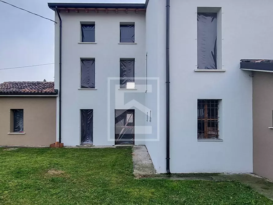 Immagine 10 di Casa indipendente in vendita  in Strada dei Colli Nord a Volta Mantovana