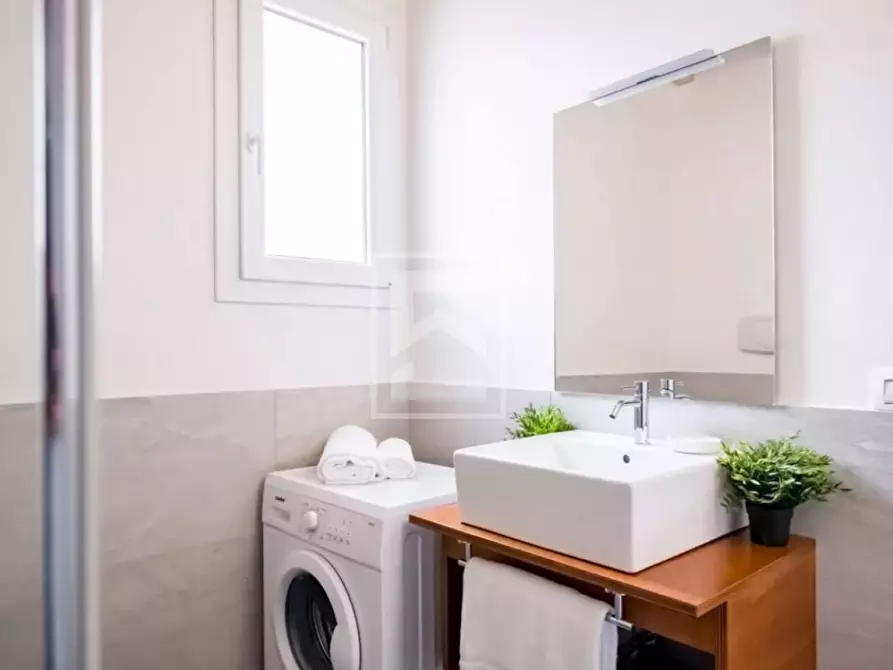 Immagine 9 di Albergo/B&B/Residence in vendita  in localita bellavista a Desenzano Del Garda