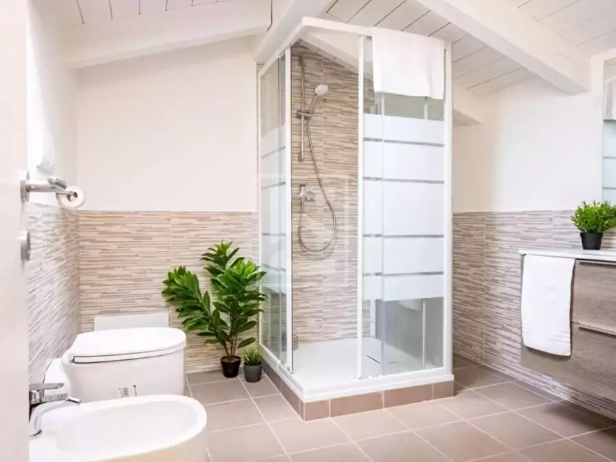 Immagine 36 di Albergo/B&B/Residence in vendita  in localita bellavista a Desenzano Del Garda