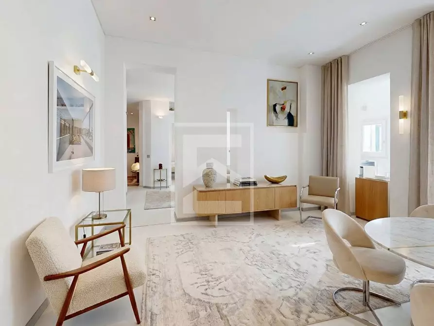 Immagine 1 di Villa in vendita  in Via Giuseppe Giacosa a Milano