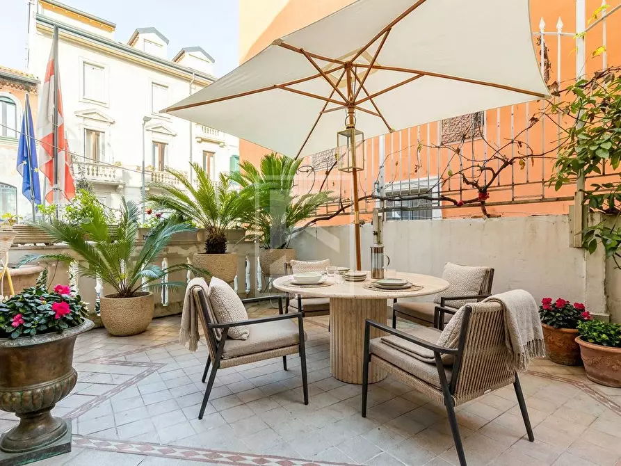 Immagine 15 di Villa in vendita  in Via Giuseppe Giacosa a Milano