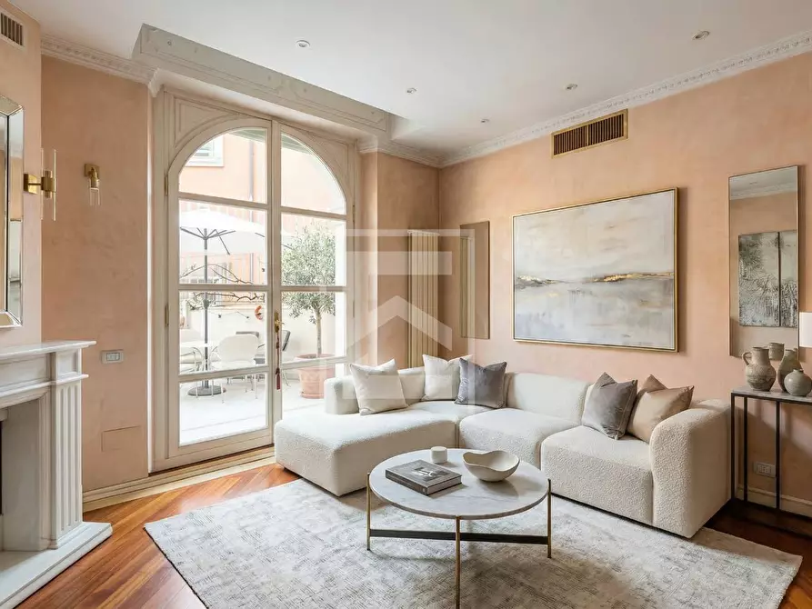 Immagine 2 di Villa in vendita  in Via Giuseppe Giacosa a Milano