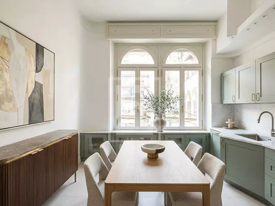 Immagine 3 di Villa in vendita  in Via Giuseppe Giacosa a Milano