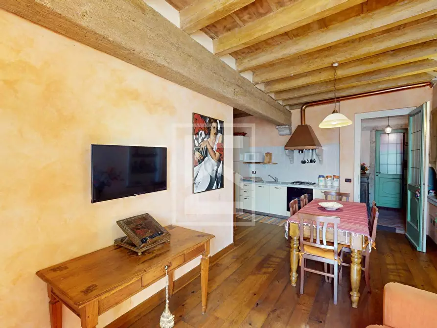 Immagine 2 di Appartamento in vendita  in Via Cavour 9 a Toscolano-Maderno