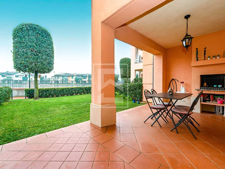 Immagine 2 di Appartamento in vendita  in Località Bassana a Peschiera Del Garda