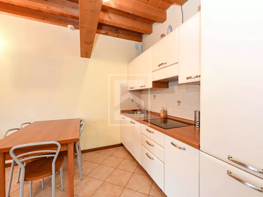 Immagine 10 di Appartamento in vendita  in Località Bassana a Peschiera Del Garda