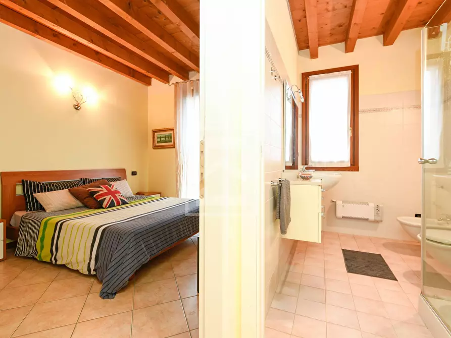 Immagine 12 di Appartamento in vendita  in Località Bassana a Peschiera Del Garda