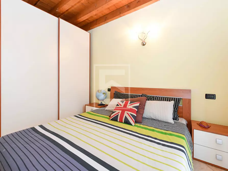 Immagine 15 di Appartamento in vendita  in Località Bassana a Peschiera Del Garda