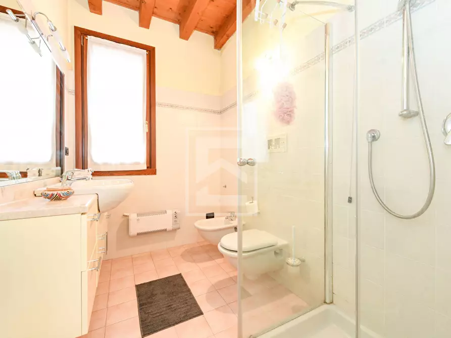 Immagine 24 di Appartamento in vendita  in Località Bassana a Peschiera Del Garda