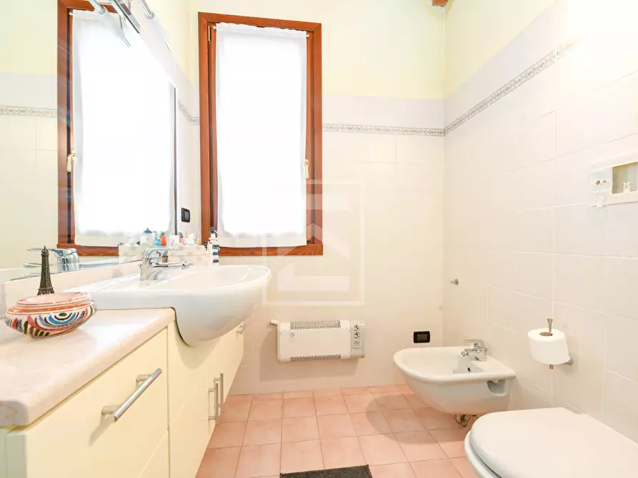 Immagine 25 di Appartamento in vendita  in Località Bassana a Peschiera Del Garda