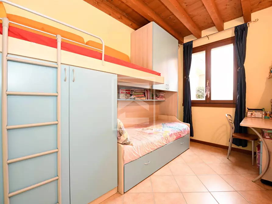 Immagine 20 di Appartamento in vendita  in Località Bassana a Peschiera Del Garda