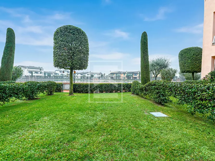Immagine 31 di Appartamento in vendita  in Località Bassana a Peschiera Del Garda