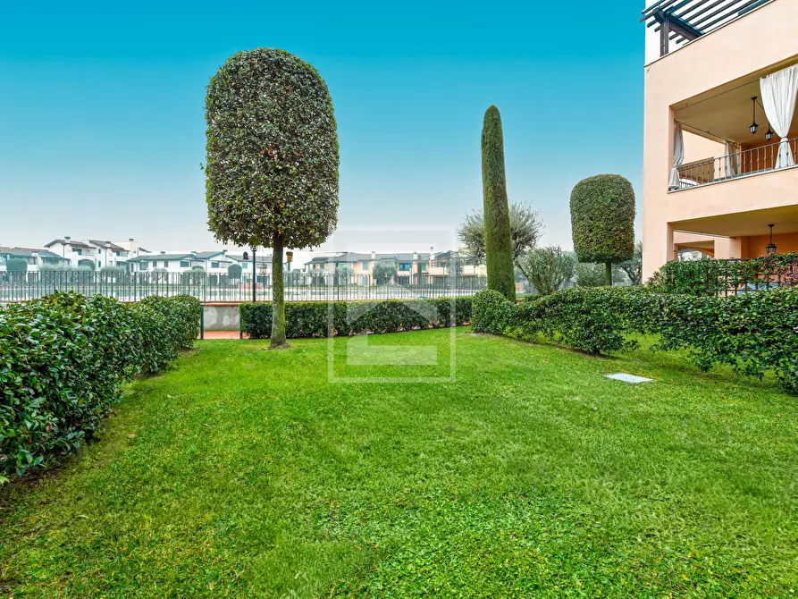 Immagine 32 di Appartamento in vendita  in Località Bassana a Peschiera Del Garda