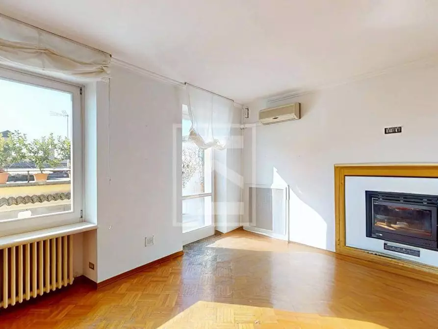 Immagine 1 di Appartamento in vendita  in corso Zanardelli 44 a Gardone Riviera