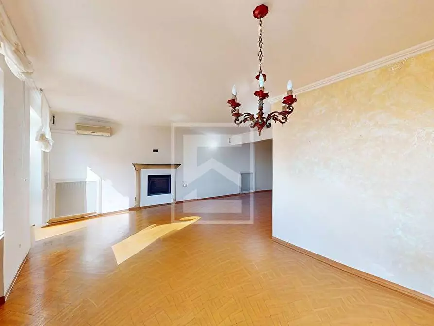 Immagine 6 di Appartamento in vendita  in corso Zanardelli 44 a Gardone Riviera