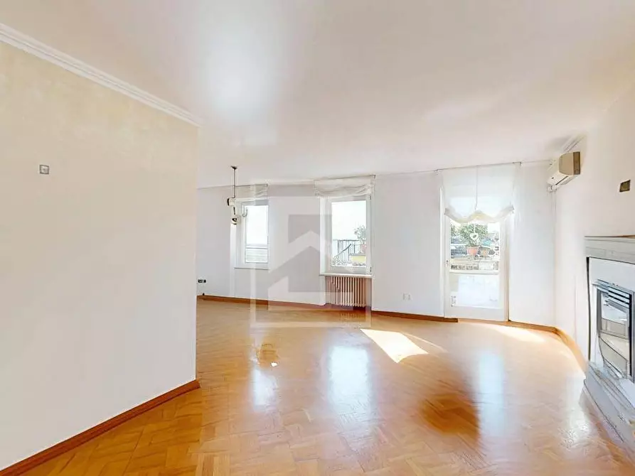 Immagine 8 di Appartamento in vendita  in corso Zanardelli 44 a Gardone Riviera