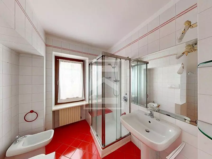 Immagine 16 di Appartamento in vendita  in corso Zanardelli 44 a Gardone Riviera