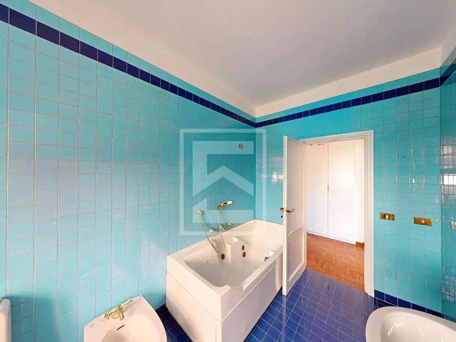 Immagine 18 di Appartamento in vendita  in corso Zanardelli 44 a Gardone Riviera