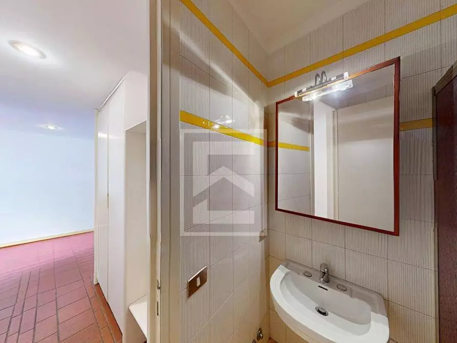 Immagine 20 di Appartamento in vendita  in corso Zanardelli 44 a Gardone Riviera