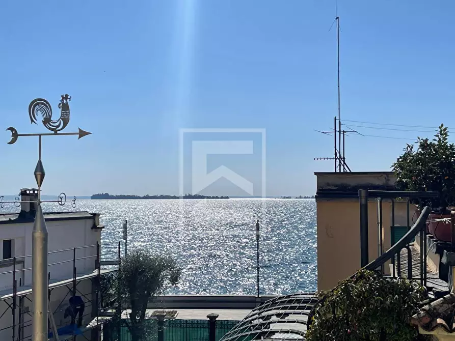 Immagine 3 di Appartamento in vendita  in corso Zanardelli 44 a Gardone Riviera
