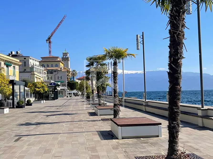 Immagine 25 di Appartamento in vendita  in corso Zanardelli 44 a Gardone Riviera