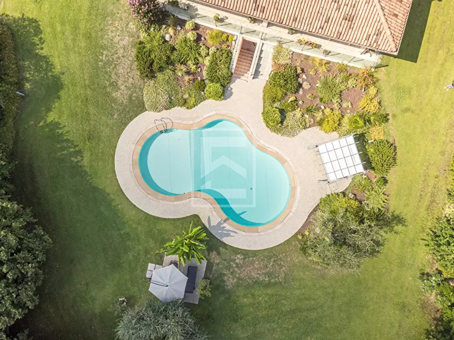 Immagine 6 di Villa in vendita  in via Tione 22 a Castelnuovo Del Garda