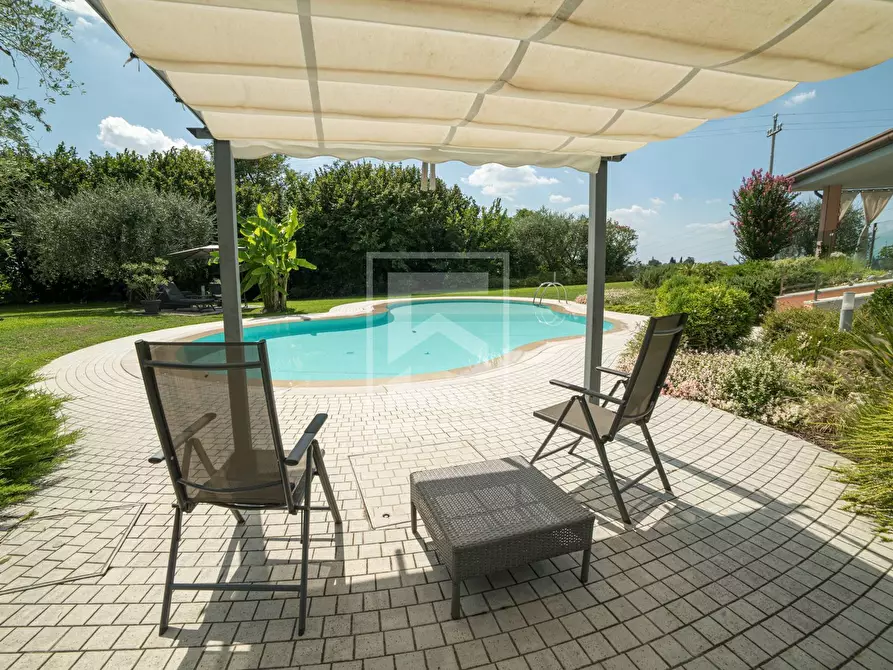 Immagine 11 di Villa in vendita  in via Tione 22 a Castelnuovo Del Garda