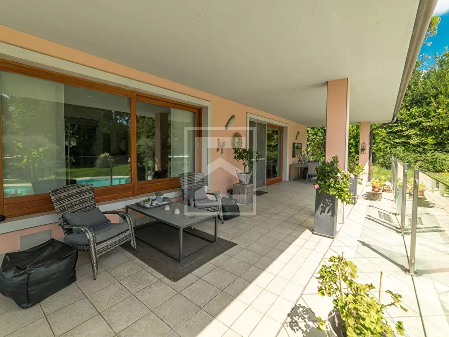 Immagine 18 di Villa in vendita  in via Tione 22 a Castelnuovo Del Garda