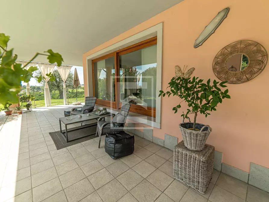 Immagine 22 di Villa in vendita  in via Tione 22 a Castelnuovo Del Garda