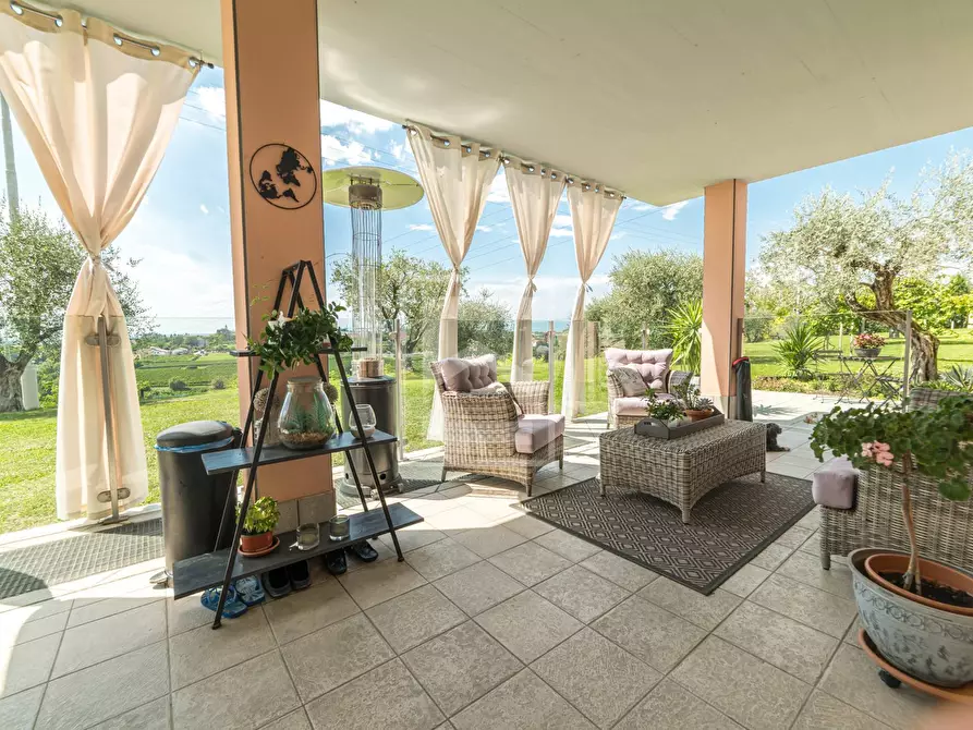 Immagine 25 di Villa in vendita  in via Tione 22 a Castelnuovo Del Garda
