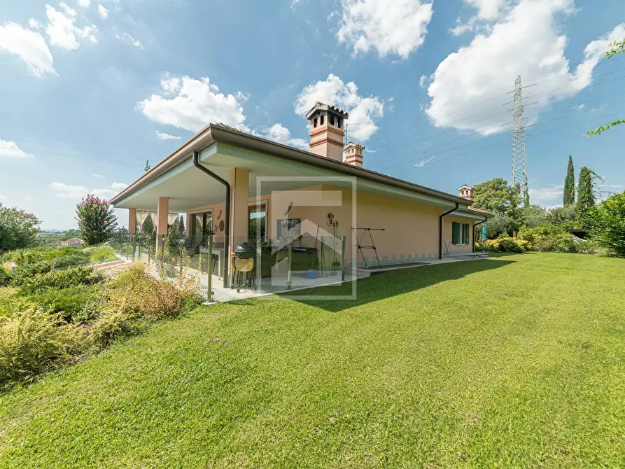Immagine 26 di Villa in vendita  in via Tione 22 a Castelnuovo Del Garda