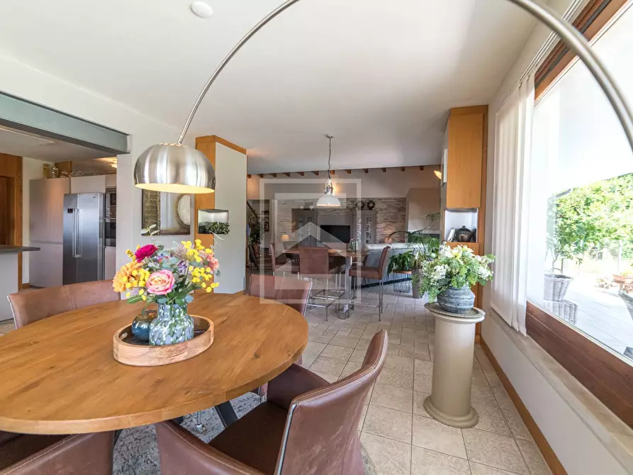 Immagine 35 di Villa in vendita  in via Tione 22 a Castelnuovo Del Garda