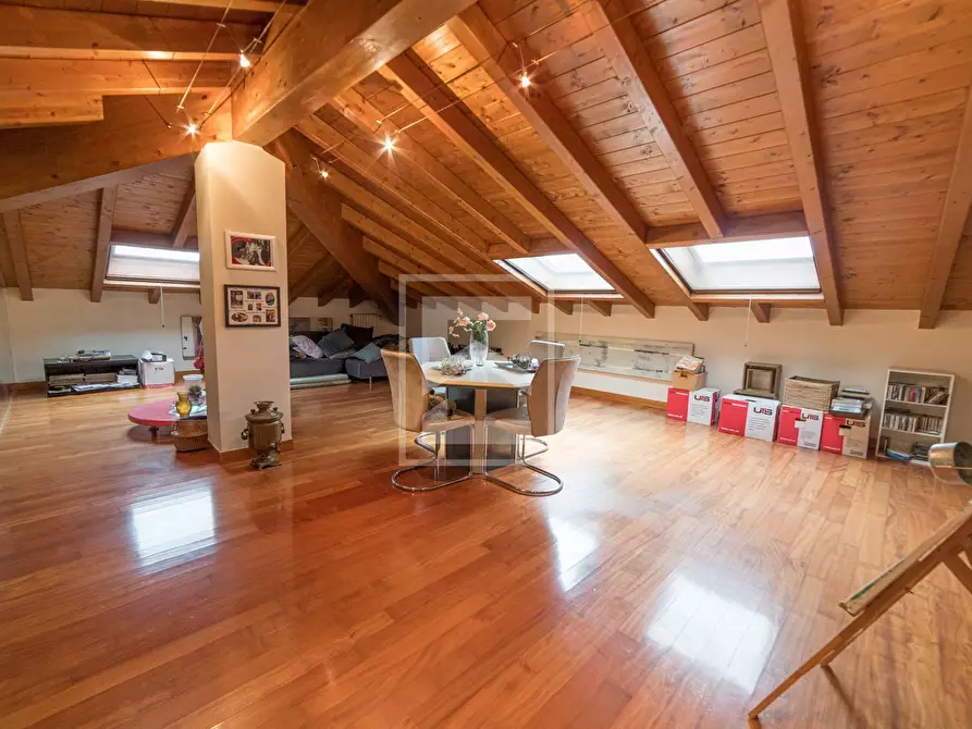Immagine 42 di Villa in vendita  in via Tione 22 a Castelnuovo Del Garda